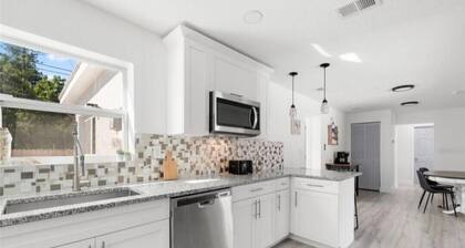 Spacious & beautiful home in Gulfport/St.Pete featuring 4 king bedrooms & 3 bath