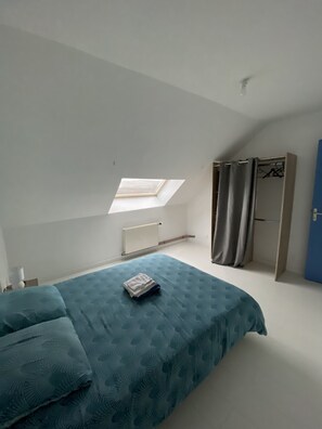 4 Schlafzimmer, Reisekinderbett, WLAN, Bettwäsche