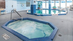 Piscine couverte, piscine extérieure