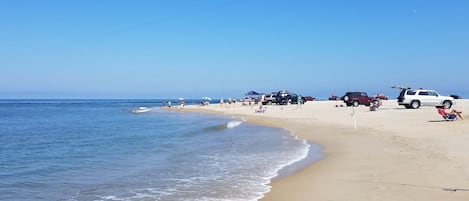 在海滩、沙滩毛巾