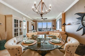 Condo, 2 Bedrooms, Balcony, Ocean View (1405) | Dining room