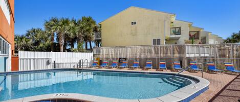 حمّام سباحة خارجي