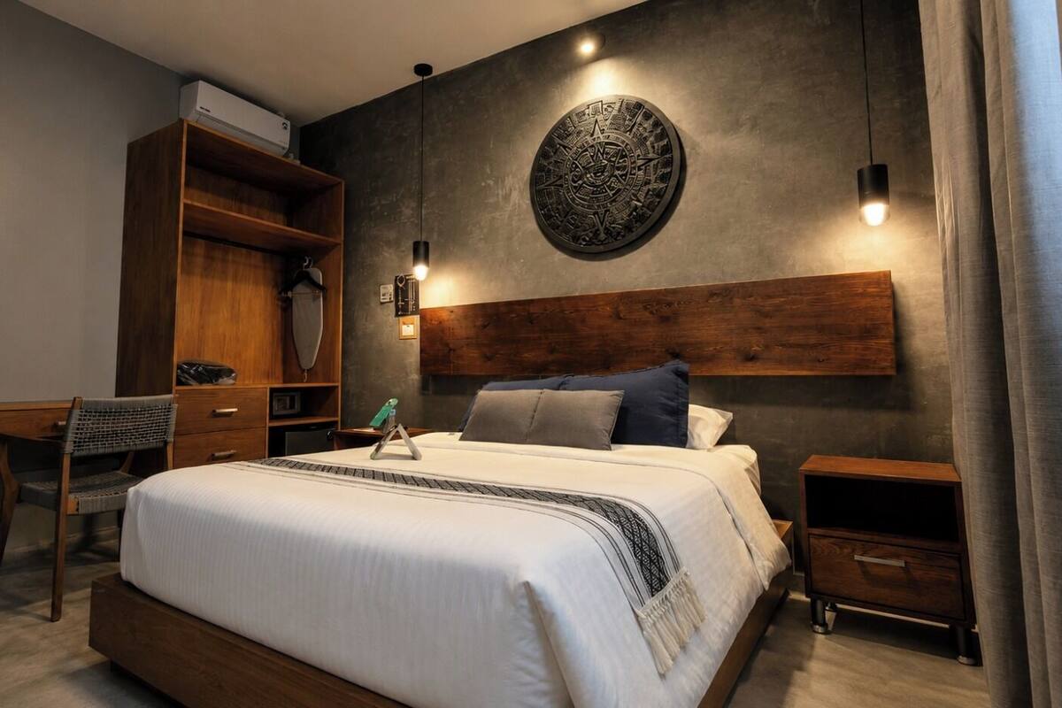 Classic Double Room | Hypo-allergenic bedding available, desk, soundproofing, WiFi (free)