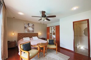 5 bedrooms, iron/ironing board, WiFi, bed sheets