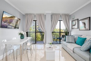 Smart TV - Right in the heart of I-Drive  (Orlando)