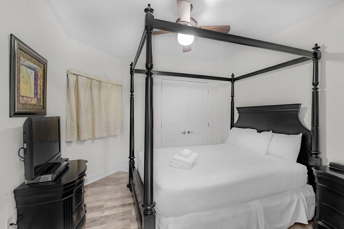 Condo, Multiple Beds, Balcony, Ocean View (Sea Breeze Unit 0506) | 1 bedroom, individually decorated, individually furnished, bed sheets
