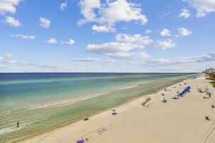 Stúdíóíbúð - aðgengi að sundlaug - útsýni yfir hafið (601) | Útsýni úr herberginu