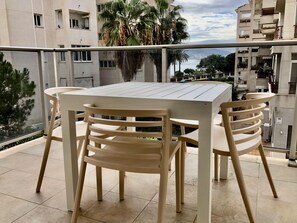 Outdoor dining - Great apartment with a pool in the best neighborhood near Altea Beach (Altea)