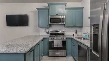 Deluxe Apartment | Private kitchen