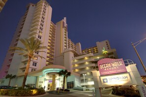 Exterior - Two Bedroom Lock-off, Ocean Front Luxury Condo, Daytona Beach, Florida 2562582 (Daytona Beach)