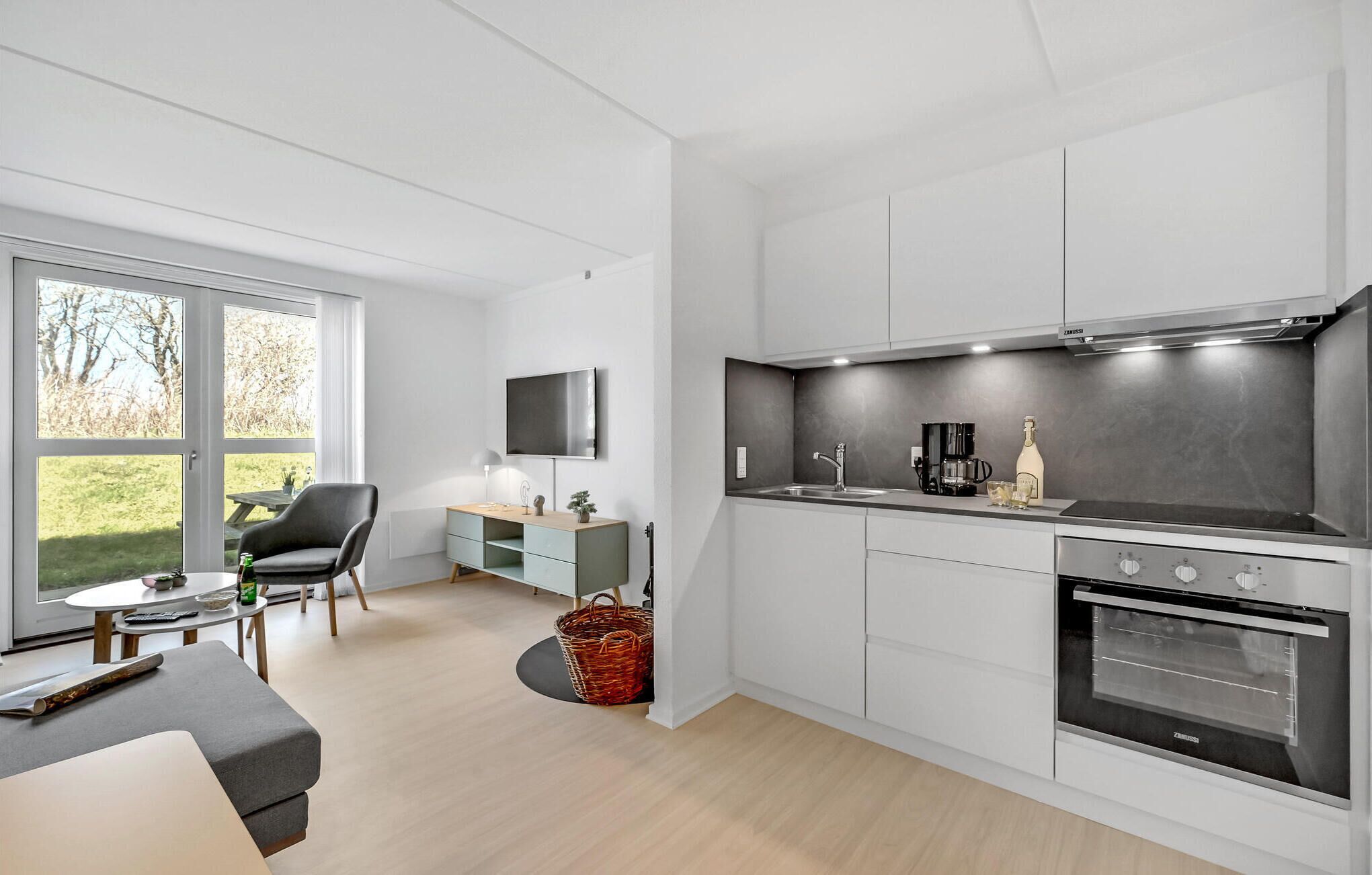 Fridge, stovetop, coffee/tea maker