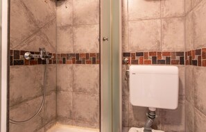 Douche, sèche-cheveux