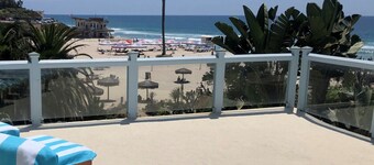 Oceanfront 4 bedroom villa w/ 2 masters and views