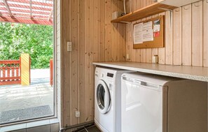 Interior - 2 bedroom pet friendly home in Nexø (Nexø)