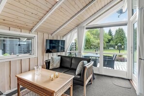 Smart-tv, pejs, bordfodbold