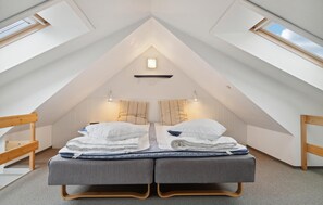 2 bedrooms, free WiFi - Awesome apartment in Allinge (Allinge)