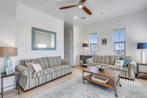 Apartment, 3 Bedrooms, Balcony, Partial Ocean View | Living area