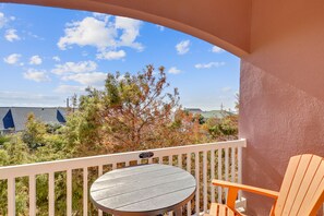 Apartment, 3 Bedrooms, Balcony, Partial Ocean View | Balcony