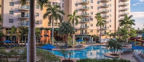 Piscine extérieure, piscine chauffée