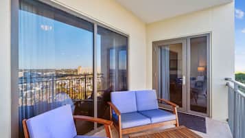 Apartment, 1 King Bed with Sofa bed, Balcony, Ocean View (831) | Balcony