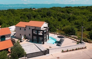 Exterior - Luxurious home in Sveti Ivan Dobrinjski (Sveti Ivan Dobrinjski)