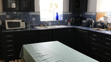 Réfrigérateur, micro-ondes, four, lave-vaisselle