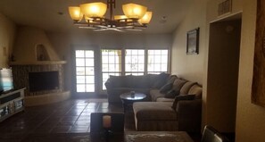 智能电视、壁炉