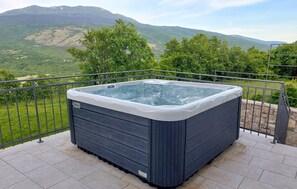 Baignoire à remous extérieure