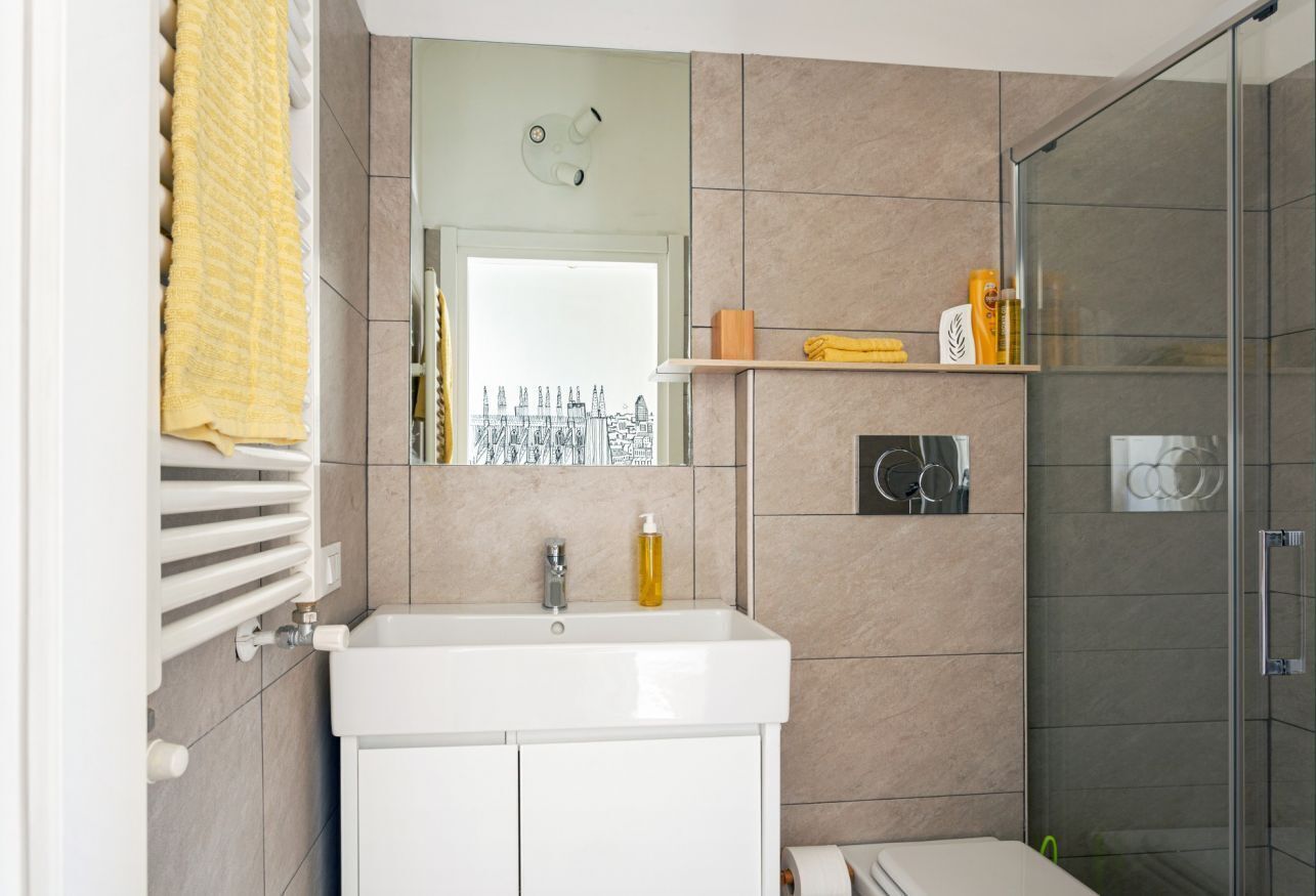 Dusche, Haartrockner, Bidet, Handtücher