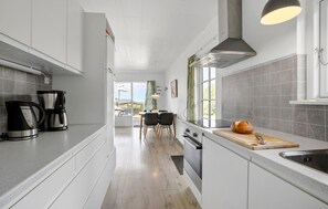 Fridge, stovetop, dishwasher, coffee/tea maker - 2 bedroom gorgeous apartment in Hasle (Hasle)