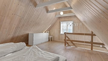 1 bedroom, travel crib, free WiFi