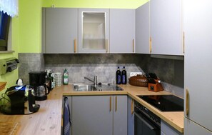 Kühlschrank, Herdplatte, Geschirrspüler