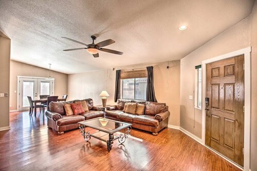 4 Bedroom House! W/Yard/Garage/Washer/Dryer & Near UA!