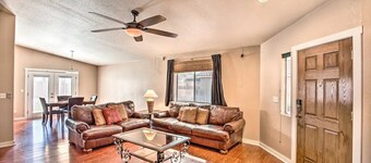 4 Bedroom House! W/Yard/Garage/Washer/Dryer & Near UA!