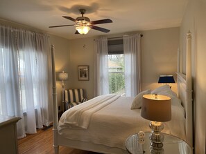 2 bedrooms, iron/ironing board, free WiFi