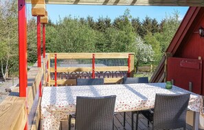 Outdoor dining - 2 bedroom cozy home in Nexø (Nexø)