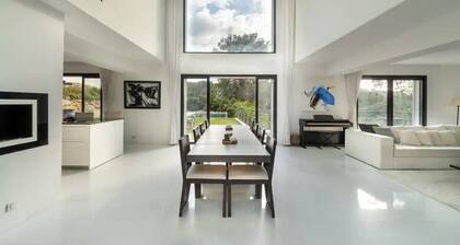 Luxury villa Cannes, 12pers,pool sauna, cinema,sport