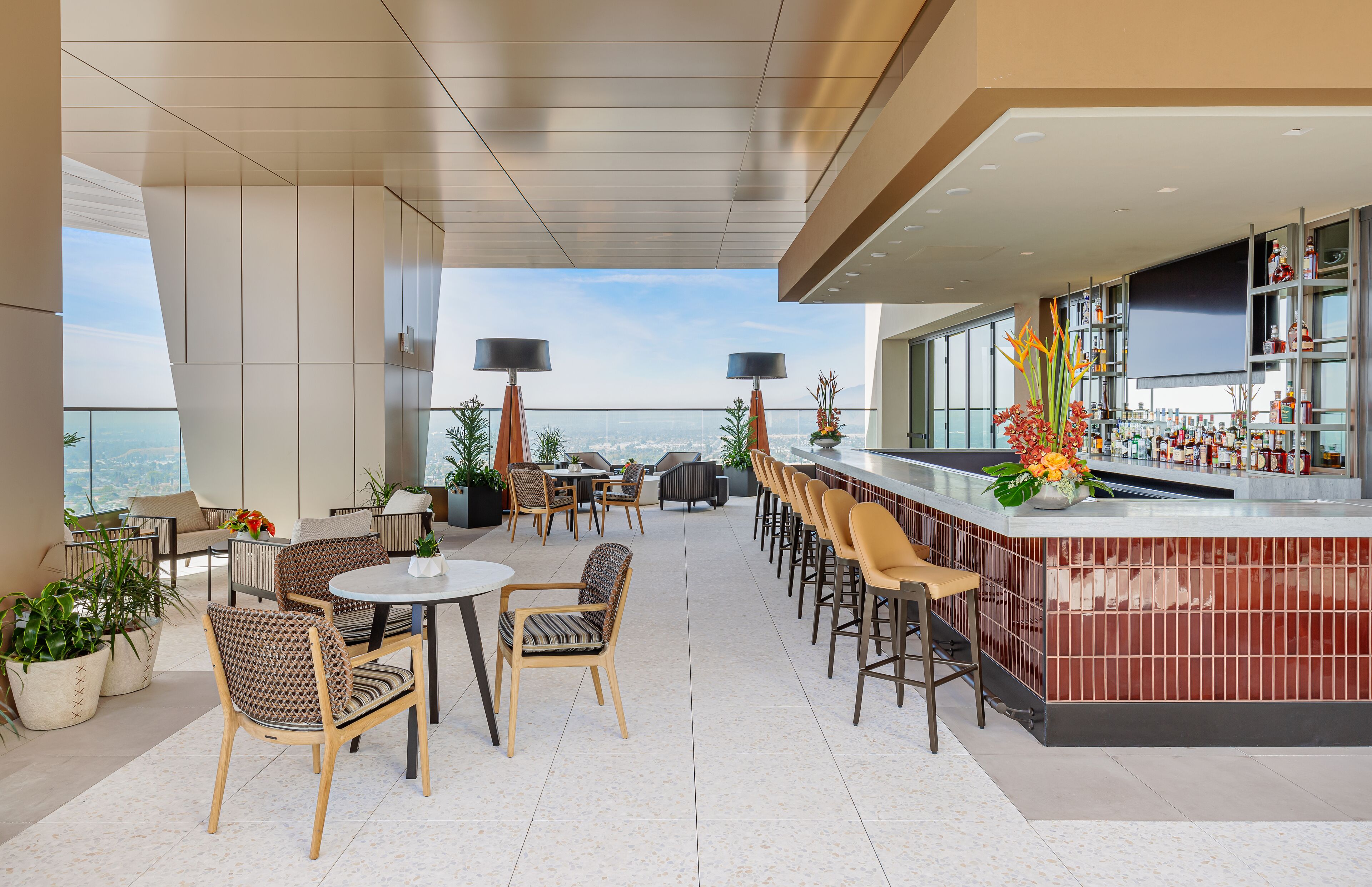 7 bars/lounges, poolside bar