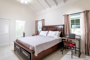 3 soverom, skrivebord, strykejern/-brett og wi-fi (inkludert)