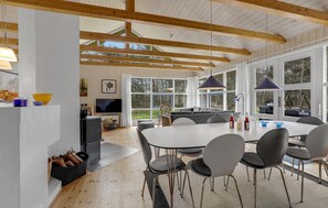 Dining - Stunning home in Aakirkeby with WiFi (Aakirkeby)