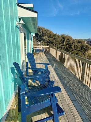 Property grounds - EZ beach access steps away! Family Favorite. FREE Heated Pool! Linens Included! (Kitty Hawk)