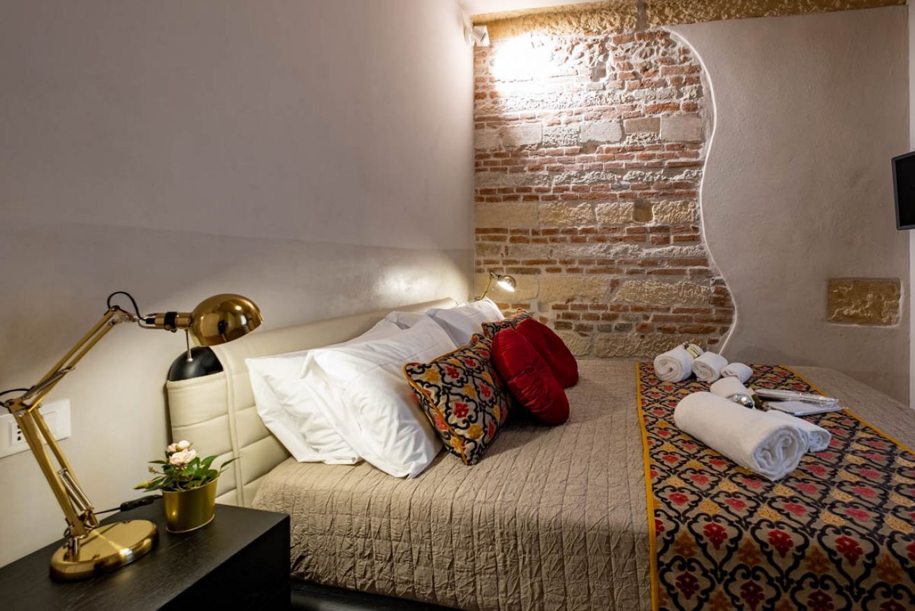 1 camera, Wi-Fi, lenzuola