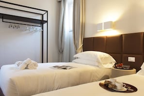 2 bedrooms, iron/ironing board, free WiFi, bed sheets - Dianora attic with view in Florence (Firenze)