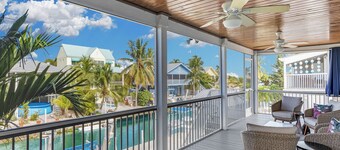 Beautiful House on Canal - minutes to the Atlantic, no bridges
