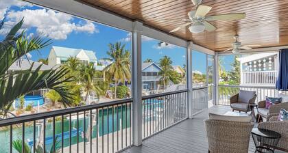 Beautiful House on Canal - minutes to the Atlantic, no bridges