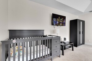 3 Schlafzimmer, Schreibtisch, Bügeleisen/Bügelbrett, kostenloses WLAN