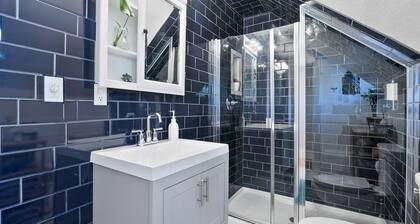 Billiken Inn, Private Loft in 2 Story Victorian