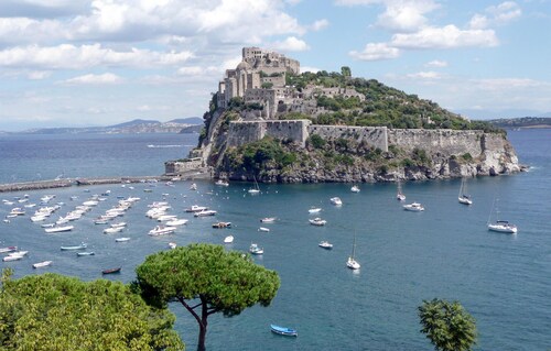 2 bedroom nice apartment in Ischia