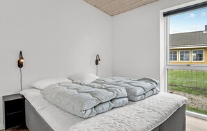 3 bedrooms, travel cot, free WiFi