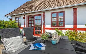 Outdoor dining - Gorgeous apartment in Nexø with WiFi (Nexø)